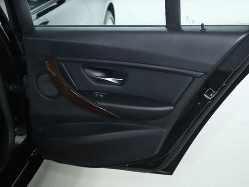 Used 2018 BMW 320i Sedan RWD image 35