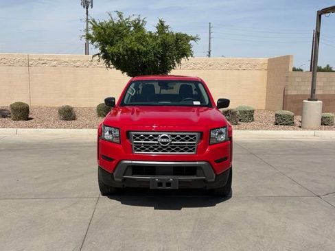 Used 2024 Nissan Frontier SV image 5