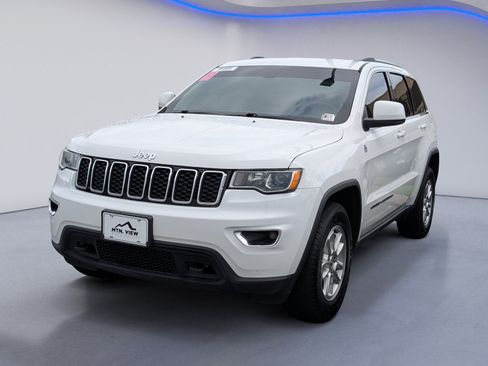 Used 2019 Jeep Grand Cherokee Laredo AWD/4WD image 2