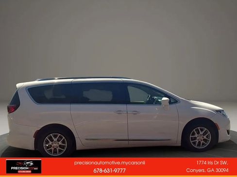 Used 2020 Chrysler Pacifica Touring-L FWD image 7