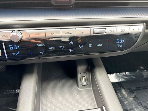 Used 2024 Hyundai Ioniq 6 SE RWD image 16
