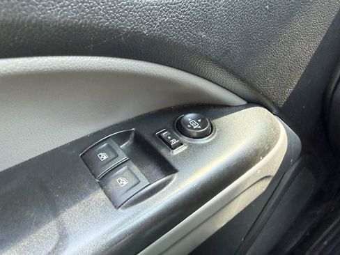 Used 2018 Chevrolet Colorado LT w/ Safety Package RWD image 13