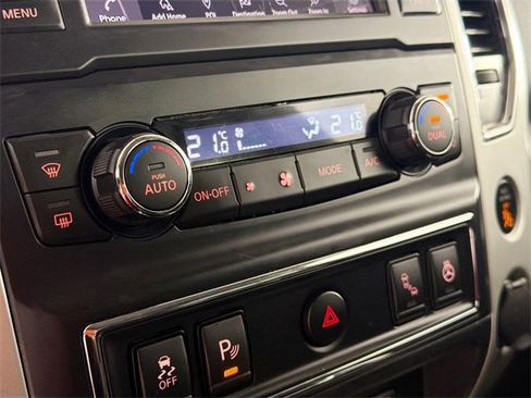Used 2019 Nissan Titan PRO-4X image 15