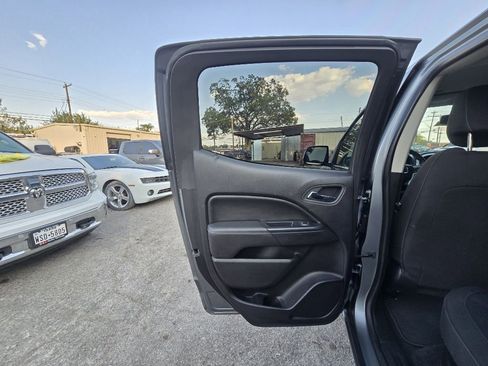 Used 2018 GMC Canyon SLE image 23