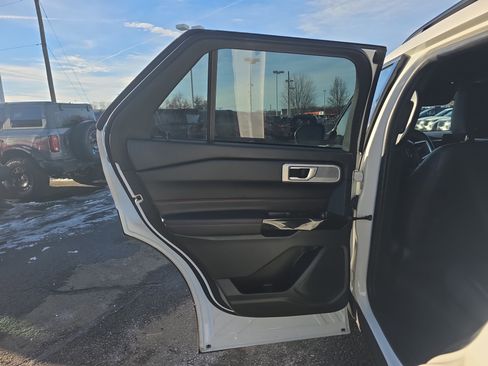 Certified 2022 Ford Explorer ST-Line w/ Class IV Trailer Tow Package image 23