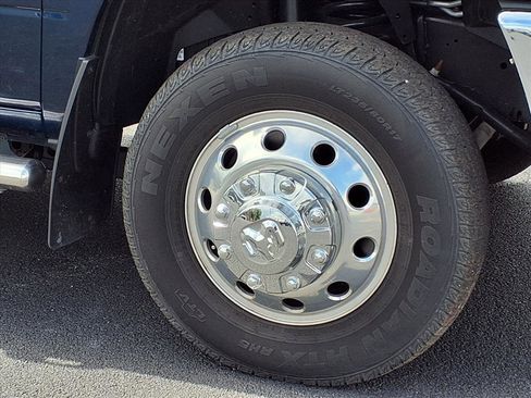 Used 2024 RAM 3500 Laramie image 29