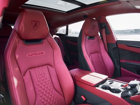 Used 2024 Lamborghini Urus S AWD/4WD image 44