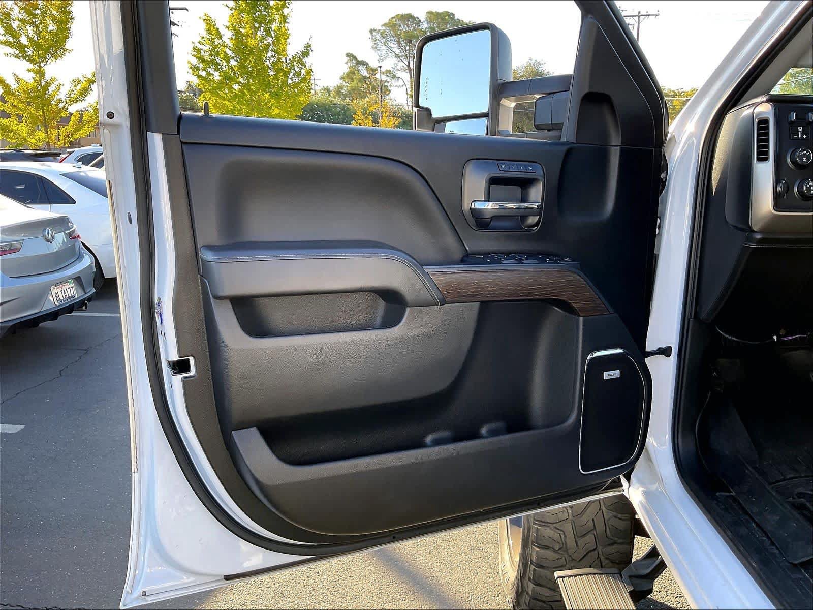 Used 2018 GMC Sierra 2500 Denali w/ Duramax Plus Package AWD/4WD image 25