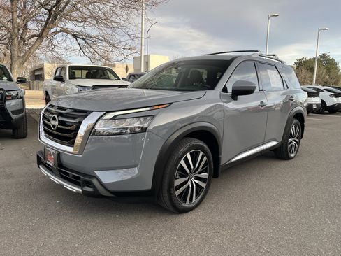 Certified 2024 Nissan Pathfinder Platinum image 6