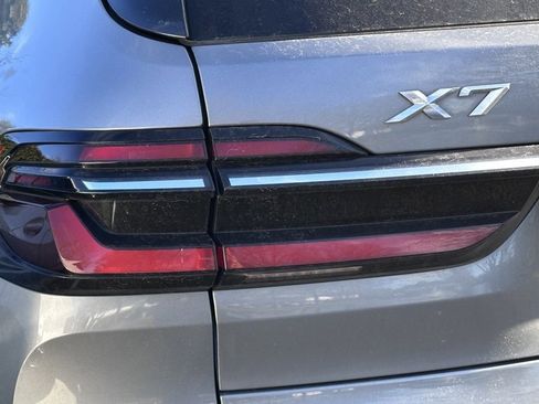 Used 2023 BMW X7 xDrive40i w/ Premium Package image 9