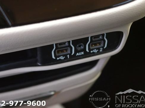 Used 2023 Chrysler Voyager LX FWD image 27
