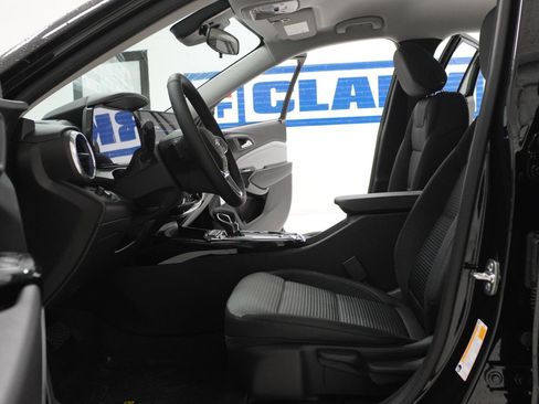 New 2026 Chevrolet Trax LT w/ Driver Confidence Package image 24