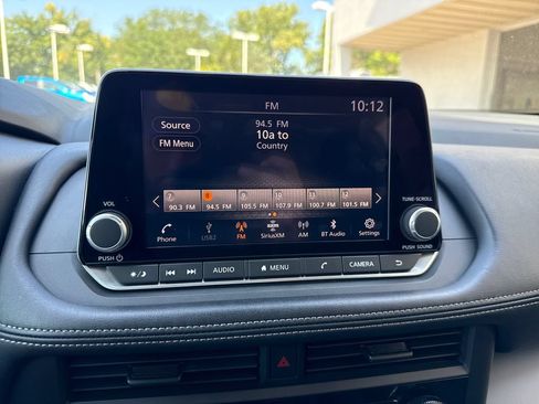 Used 2024 Nissan Rogue S FWD image 18