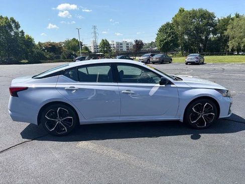 Certified 2025 Nissan Altima 2.5 SR FWD image 8