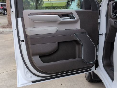 Certified 2026 GMC Sierra 1500 SLT AWD/4WD image 8