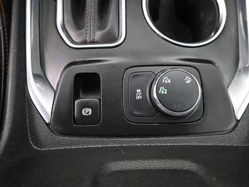 Used 2020 Chevrolet Traverse LT AWD/4WD image 20