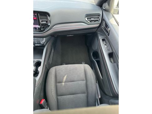 Used 2025 Dodge Durango GT RWD image 20