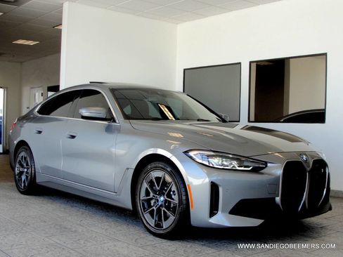 Used 2023 BMW i4 eDrive40 image 24