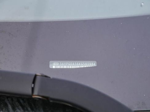 Used 2019 Kia Sorento LX image 13