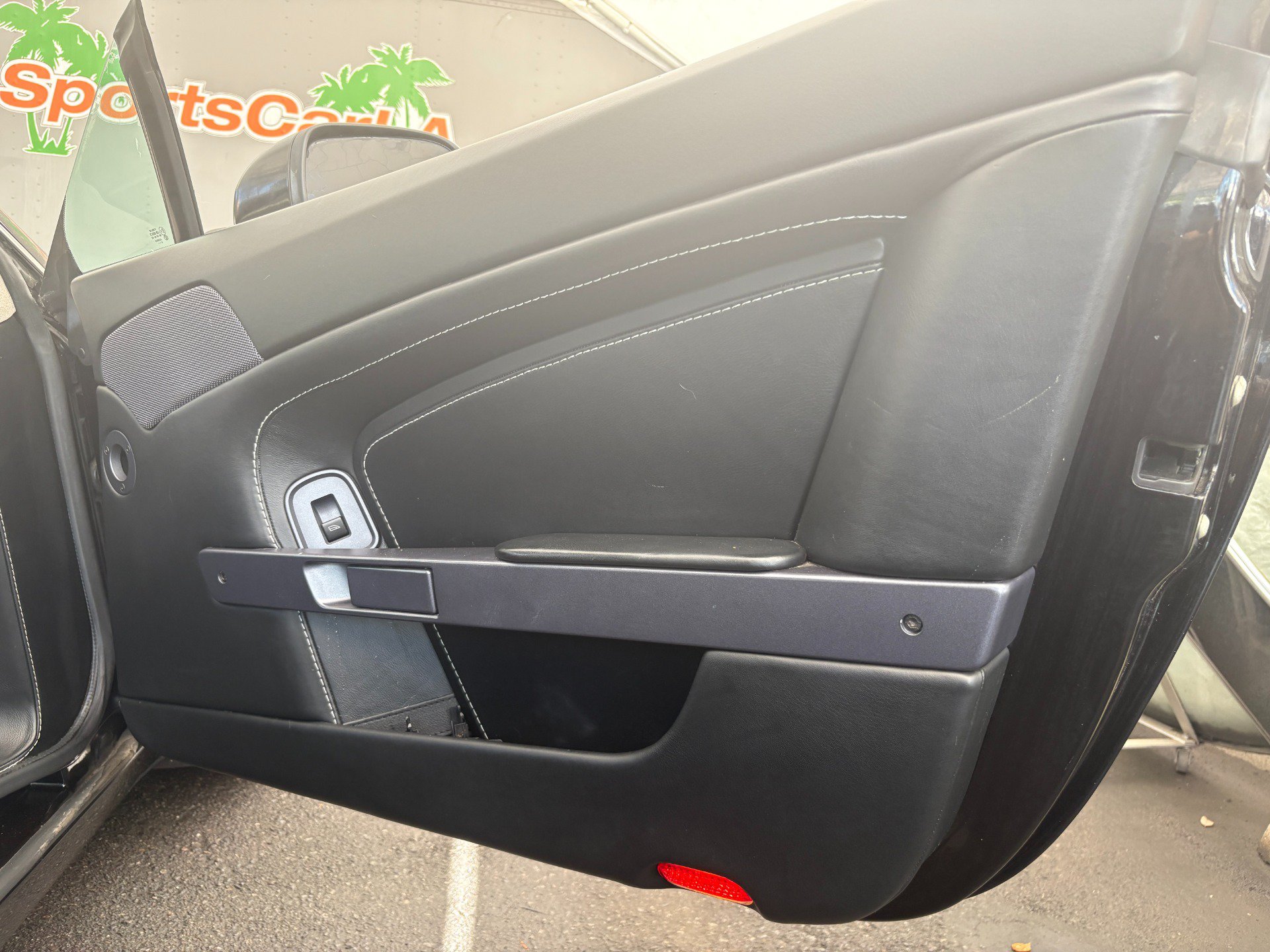Used 2007 Aston Martin V8 Vantage Coupe RWD image 27