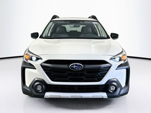 Used 2023 Subaru Outback Limited AWD/4WD image 2
