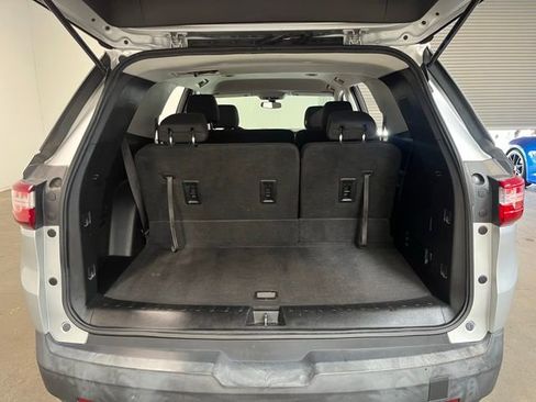 Used 2020 Chevrolet Traverse LS FWD image 15