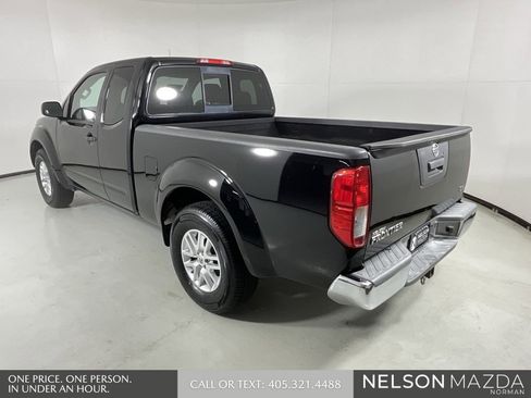 Used 2014 Nissan Frontier SV image 6