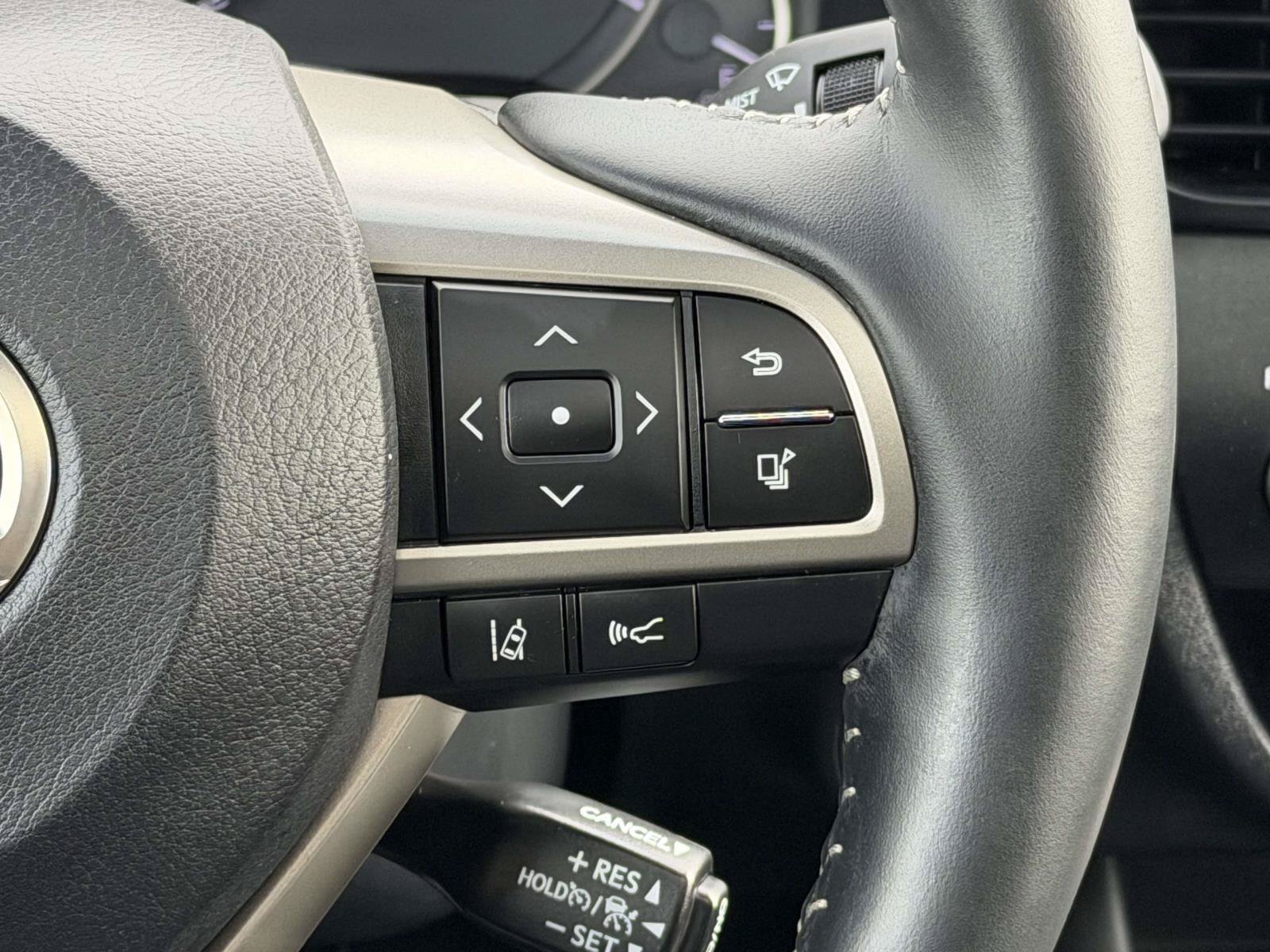 Used 2018 Lexus RX 350 AWD w/ Premium Package image 17