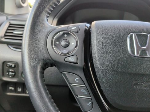 Used 2017 Honda Pilot Touring image 22