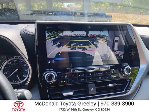 Used 2022 Toyota Highlander Platinum AWD/4WD image 17