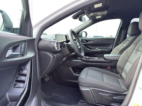 Used 2025 Chevrolet Equinox LT image 11