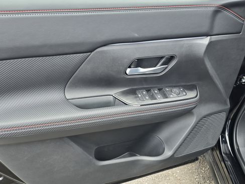 Used 2025 Nissan Kicks SR AWD/4WD image 19
