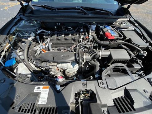 Used 2025 Honda Accord SE image 8