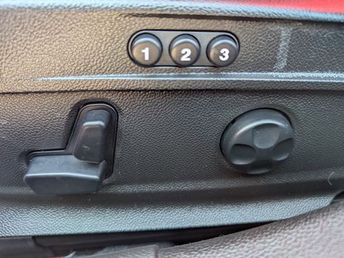 Used 2017 Alfa Romeo Giulia AWD image 15