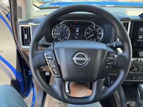 Used 2025 Nissan Frontier SV RWD image 11