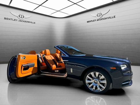 Used 2018 Rolls-Royce Dawn image 18