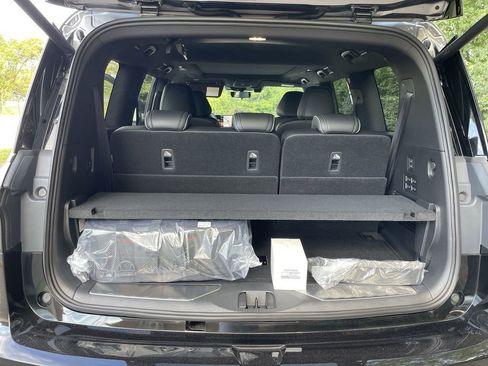 New 2026 INFINITI QX80 Autograph w/ Premium Cargo Package AWD/4WD image 28