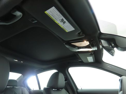 New 2026 BMW 330i Sedan w/ Premium Package image 18