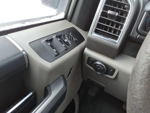 Used 2017 Ford F250 XLT image 19