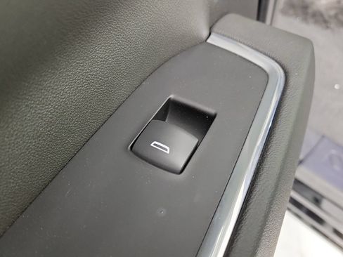Used 2022 Chevrolet Silverado 1500 LT AWD/4WD image 13