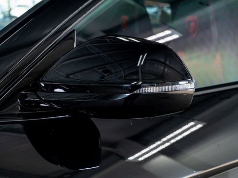 Used 2021 Lamborghini Urus image 22