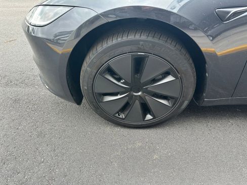 Used 2025 Tesla Model 3 Long Range RWD image 9