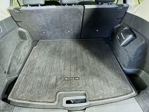 Certified 2023 Nissan Rogue SV image 32