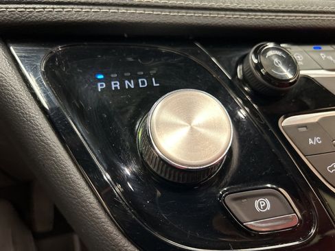 Used 2020 Chrysler Pacifica Limited w/ Quick Order Package 27H Red S image 23