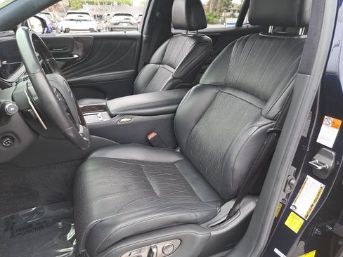 Used 2022 Lexus LS 500 w/ Interior Upgrade Package RWD image 16