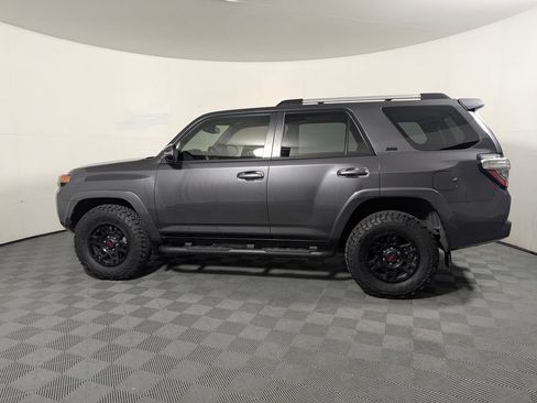 Used 2021 Toyota 4Runner SR5 Premium w/ Moonroof Package AWD/4WD image 5