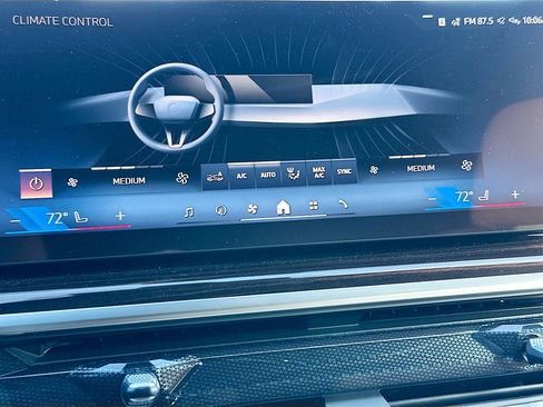 New 2026 BMW X5 sDrive40i w/ Premium Package image 13