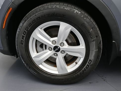 Used 2022 Kia Sorento LX image 25