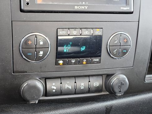 Used 2014 Chevrolet Silverado 2500 LT w/ Z71 Appearance Package image 23