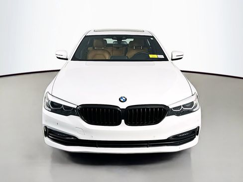 Used 2018 BMW 530i RWD image 2